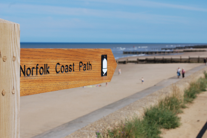 Norfolk-coastal-path-sign-by-b